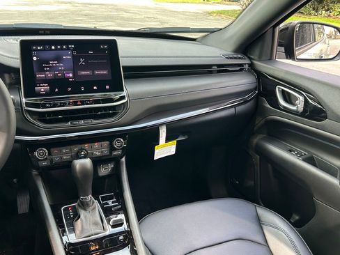 New 2025 Jeep Compass Limited w/ Sun & Sound Group image 13