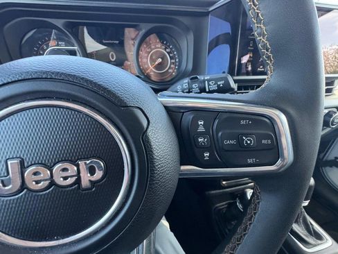 Used 2024 Jeep Wrangler Unlimited Sahara image 13