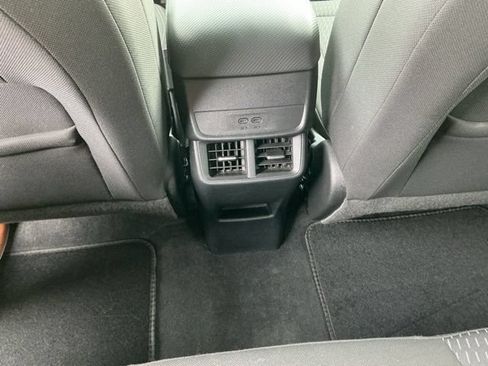 Used 2025 Chevrolet Equinox LT FWD image 24