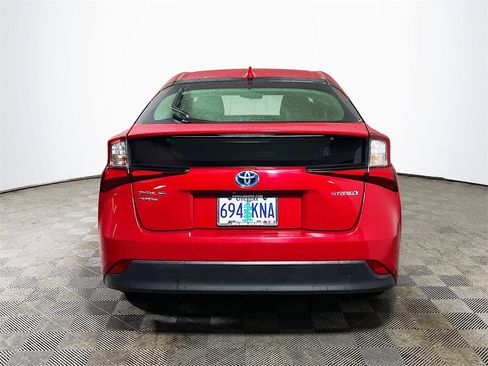 Certified 2022 Toyota Prius LE image 7