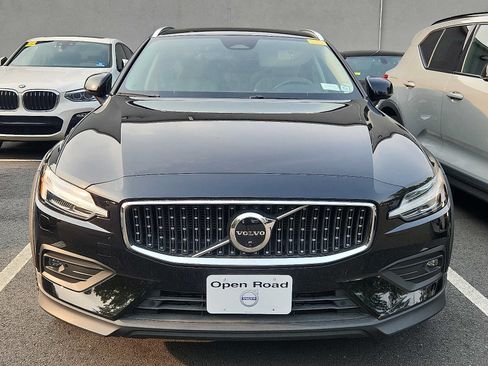 Used 2024 Volvo V60 B5 Cross Country Plus w/ Protection Package Premier AWD/4WD image 2