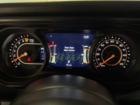 Used 2024 Jeep Gladiator Sport image 16
