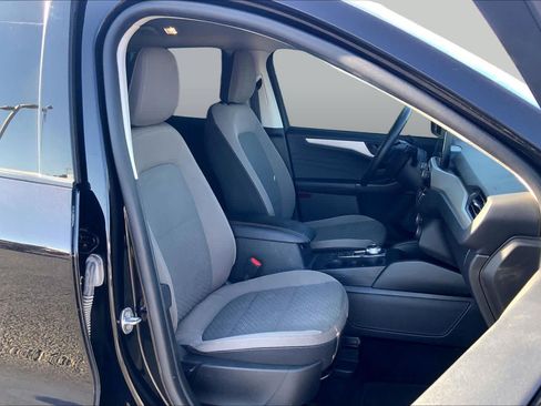 Used 2022 Ford Escape SE w/ SE Sport Appearance Package FWD image 9