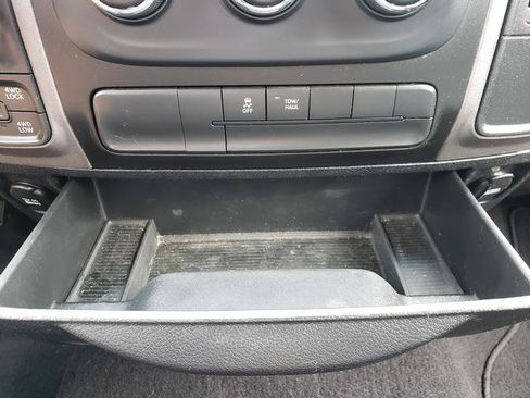 Used 2018 RAM 1500 Express AWD/4WD image 19