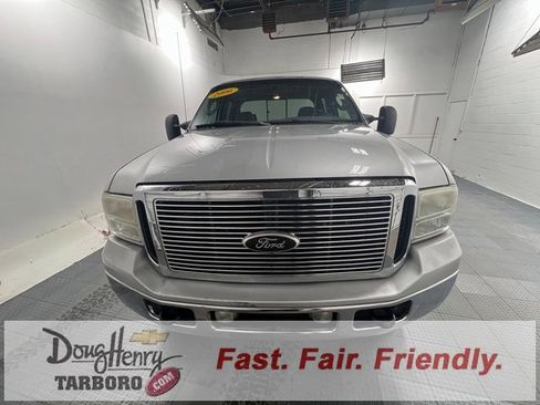 Used 2006 Ford F250 Lariat image 2