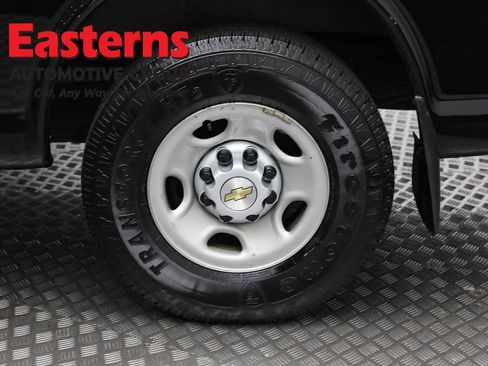 Used 2017 Chevrolet Express 2500 image 30