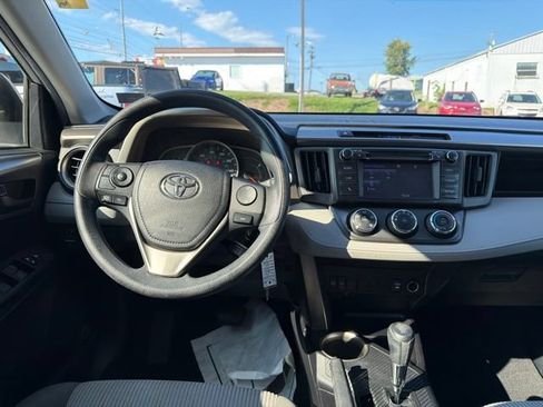 Used 2015 Toyota RAV4 LE FWD image 12