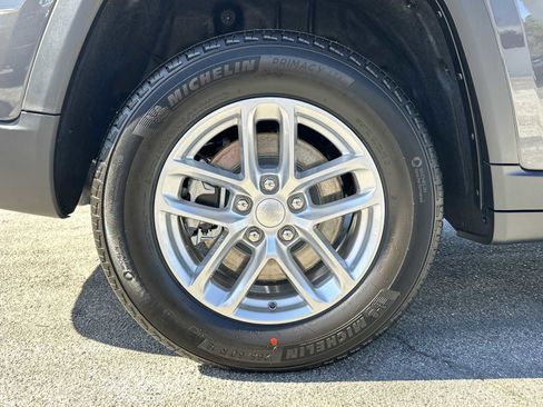 New 2025 Jeep Grand Cherokee L Laredo w/ Luxury Tech Group I image 17