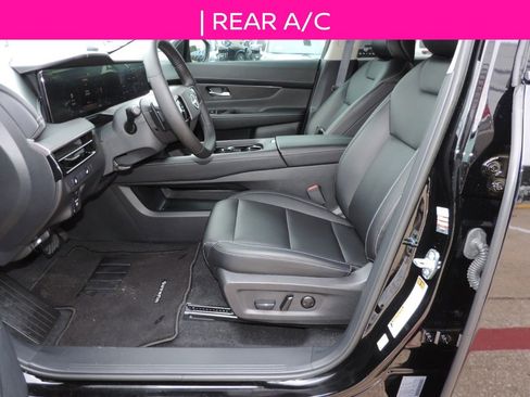 Used 2025 Nissan Murano SV image 16