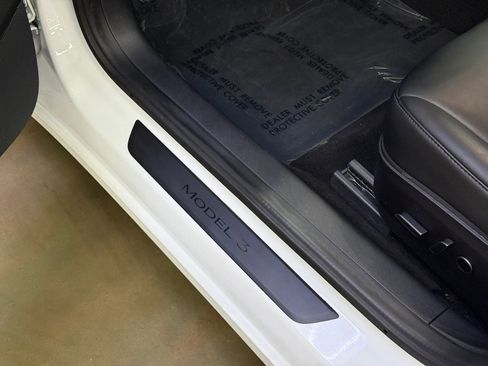 Used 2021 Tesla Model 3 Standard Range Plus RWD image 9