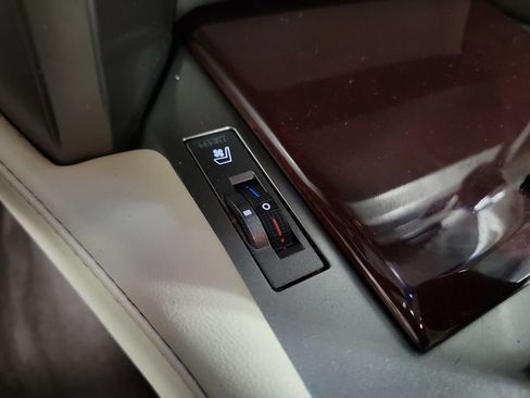 Used 2016 Lexus GX 460 Luxury w/ Preferred Accessory Package AWD/4WD image 18