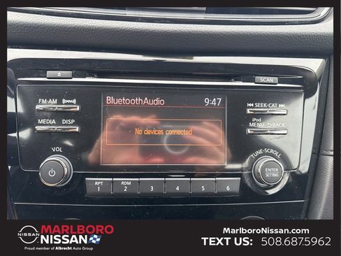 Used 2017 Nissan Rogue S image 23