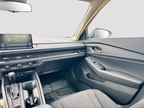 Certified 2025 Honda Accord SE image 27