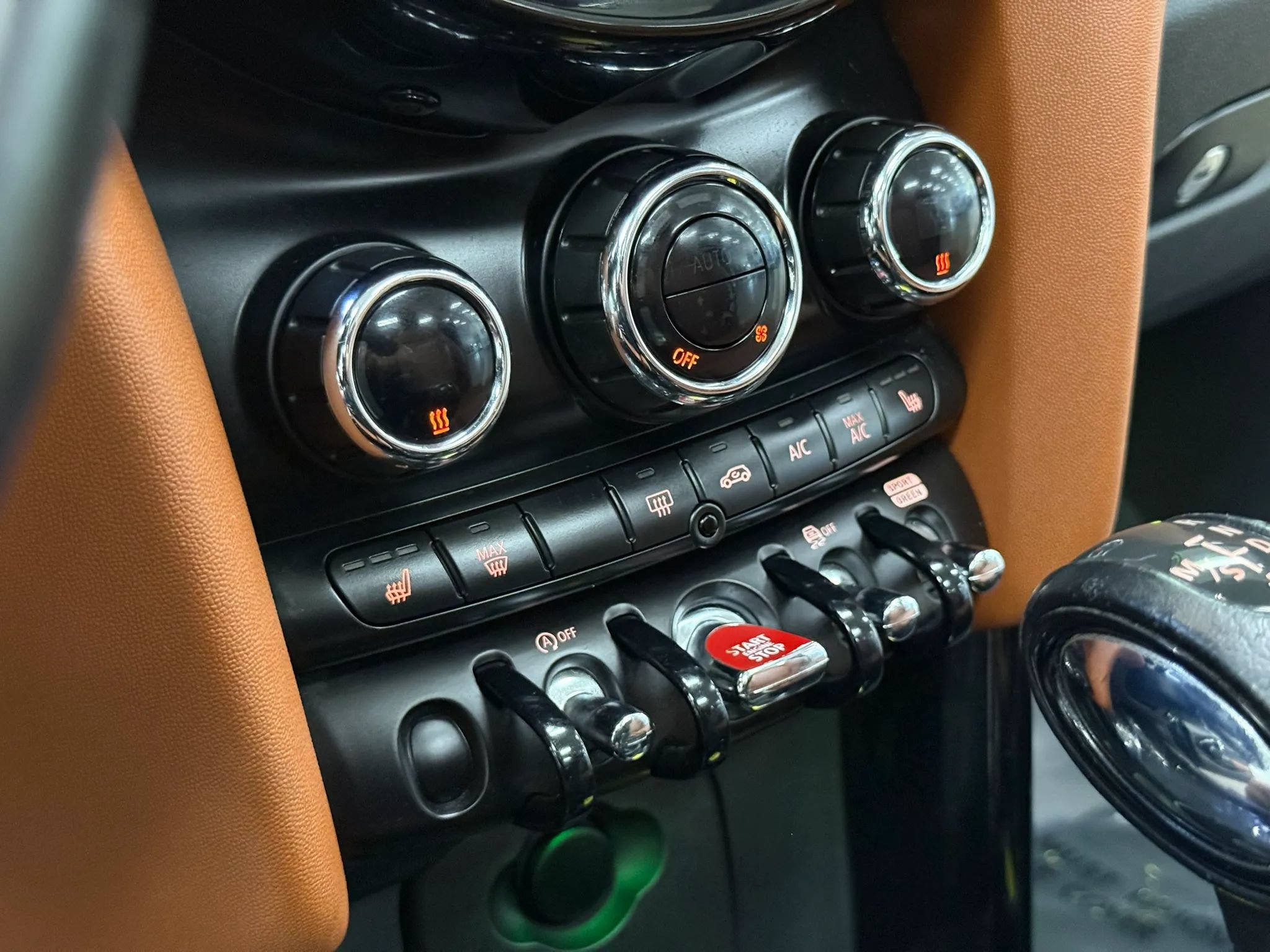 Used 2019 MINI Cooper S w/ Signature Upholstery Package FWD image 20