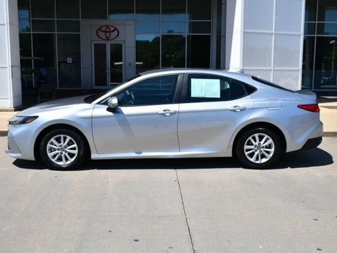 Used 2025 Toyota Camry LE FWD image 2