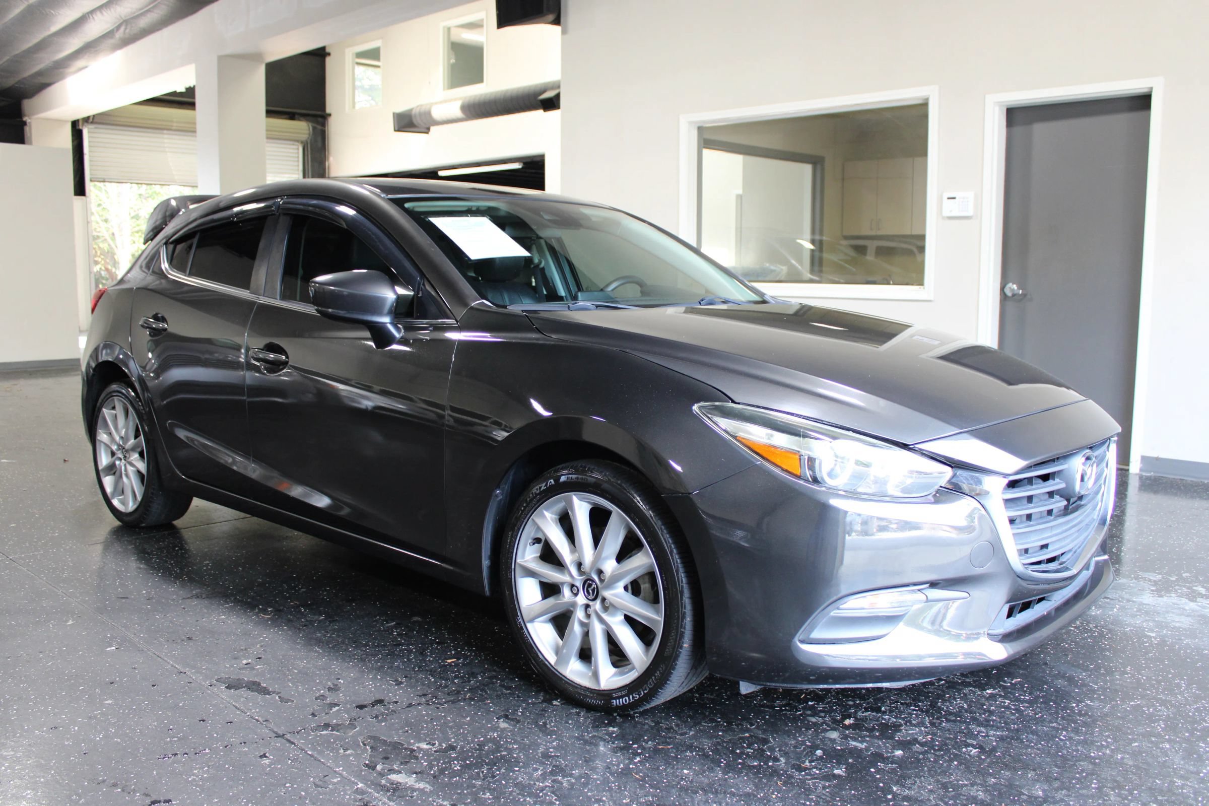 Used 2018 MAZDA MAZDA3 Touring FWD image 1