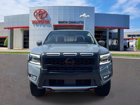 Used 2025 Nissan Frontier PRO-4X AWD/4WD image 3