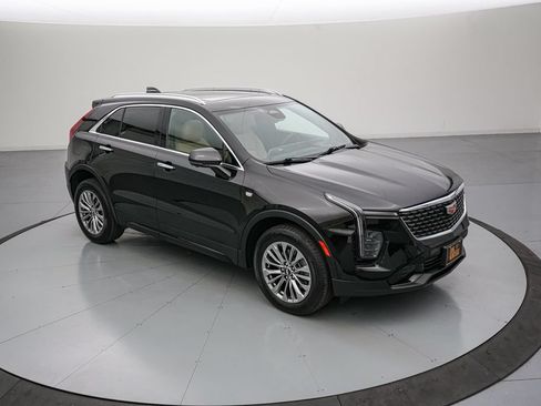 Used 2024 Cadillac XT4 Premium Luxury w/ Active Safety Package AWD/4WD image 2