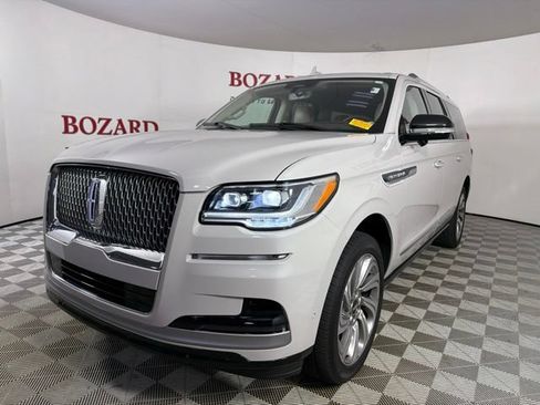 Certified 2023 Lincoln Navigator L Reserve AWD/4WD image 4