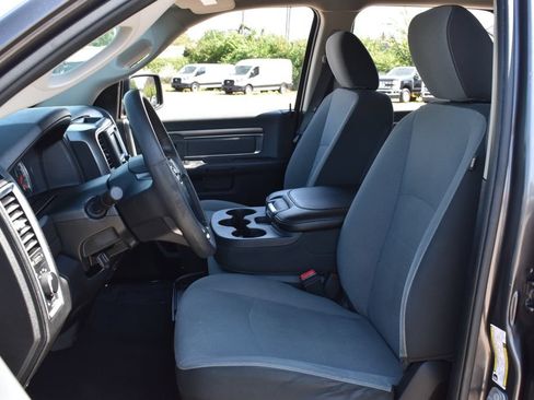 Used 2021 RAM 1500 Classic SLT AWD/4WD image 28