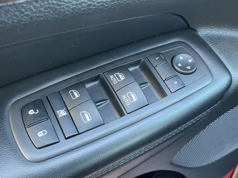 Used 2022 Jeep Grand Cherokee Limited image 22