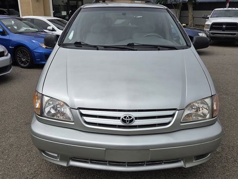 Used 2002 Toyota Sienna LE FWD image 2