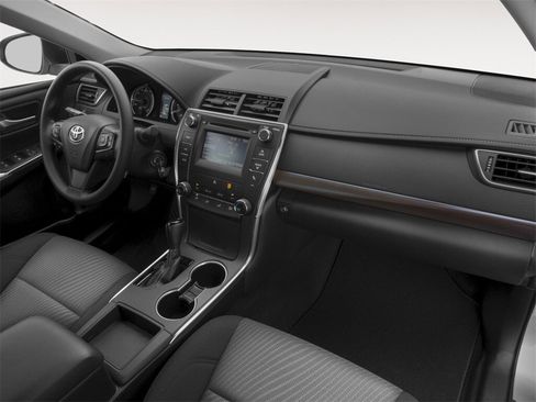 Used 2017 Toyota Camry XLE image 10