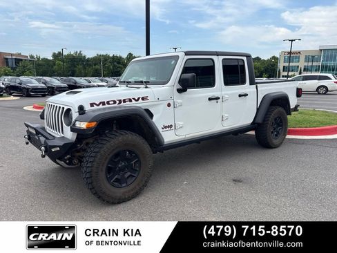 Used 2023 Jeep Gladiator Mojave AWD/4WD image 2