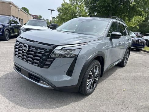 New 2026 Nissan Pathfinder Platinum w/ Lighting Package FWD image 3