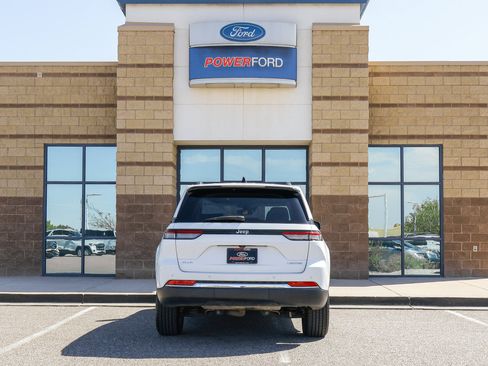 Used 2023 Jeep Grand Cherokee Limited AWD/4WD image 7