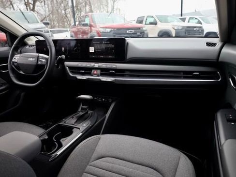 Certified 2025 Kia K4 EX image 33