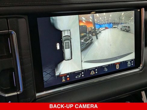 Used 2023 GMC Yukon Denali w/ Advanced Technology Package AWD/4WD image 27