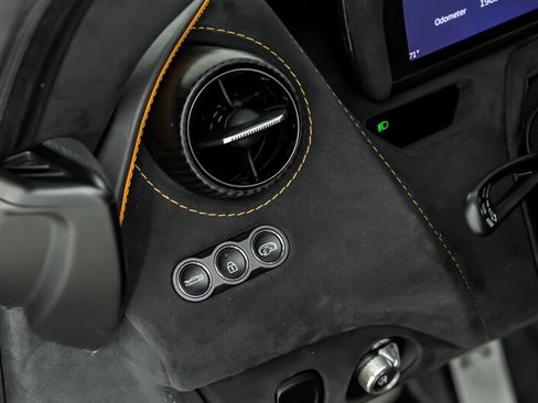 Used 2018 McLaren 720S Performance RWD image 19