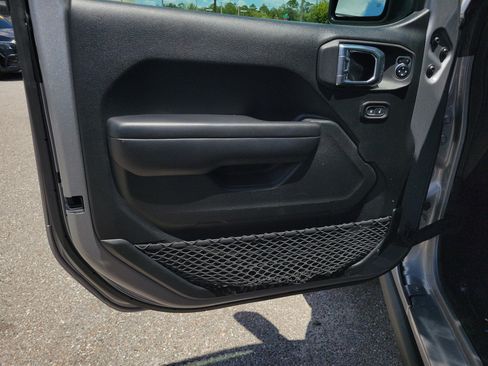 Used 2021 Jeep Wrangler Unlimited Sport AWD/4WD image 18