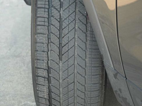 Used 2018 Ford Explorer Limited w/ Equipment Group 301A FWD image 29