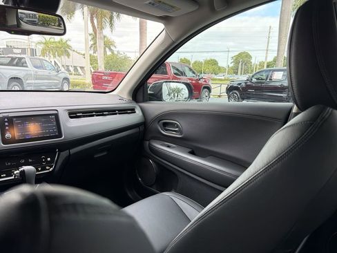 Certified 2022 Honda HR-V EX-L image 11
