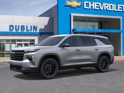 Used 2026 Chevrolet Traverse LT w/ Midnight/Sport Edition image 3