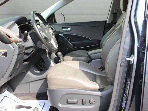 Used 2017 Hyundai Santa Fe Limited image 18