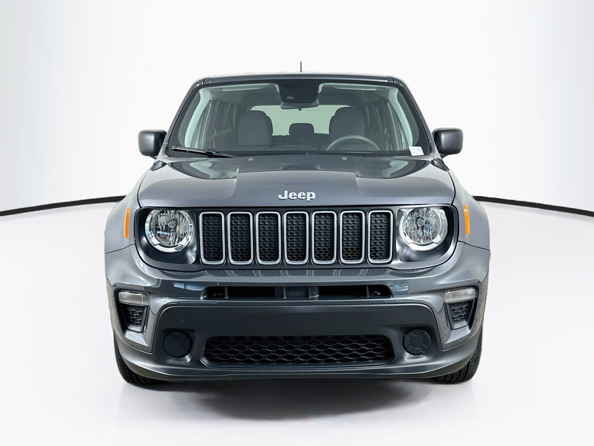 Used 2023 Jeep Renegade Latitude AWD/4WD image 2