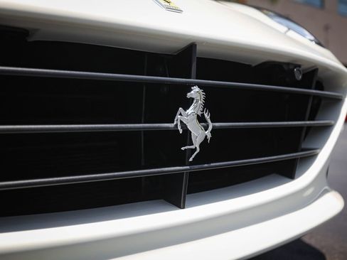 Used 2015 Ferrari California T RWD image 13