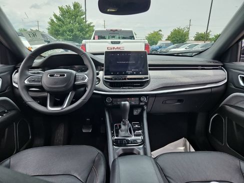Used 2023 Jeep Compass Latitude AWD/4WD image 5