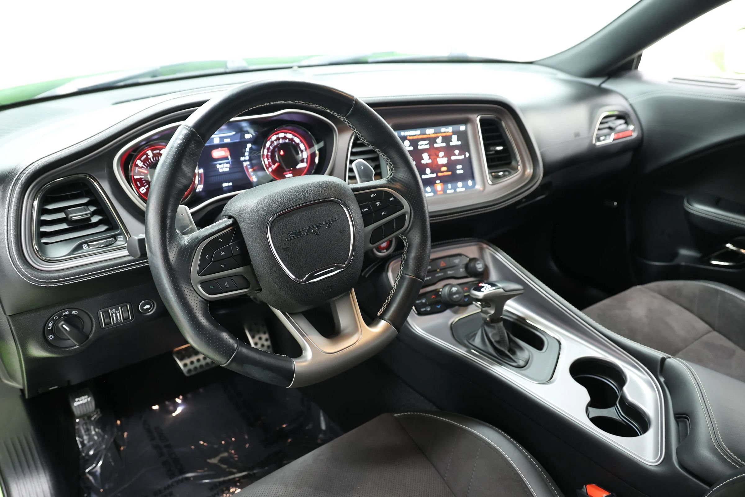 Used 2023 Dodge Challenger SRT Hellcat RWD image 2