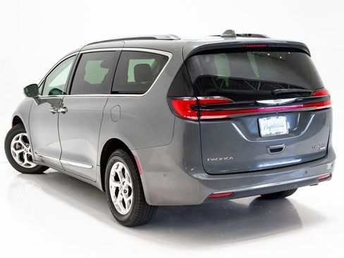 Used 2021 Chrysler Pacifica Limited w/ Premium & Safety Sphere Group AWD/4WD image 27