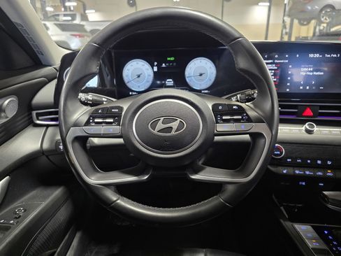 Certified 2024 Hyundai Elantra Limited image 20