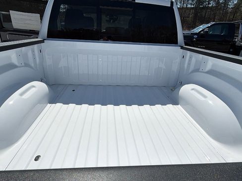 New 2026 RAM 1500 Laramie AWD/4WD image 13
