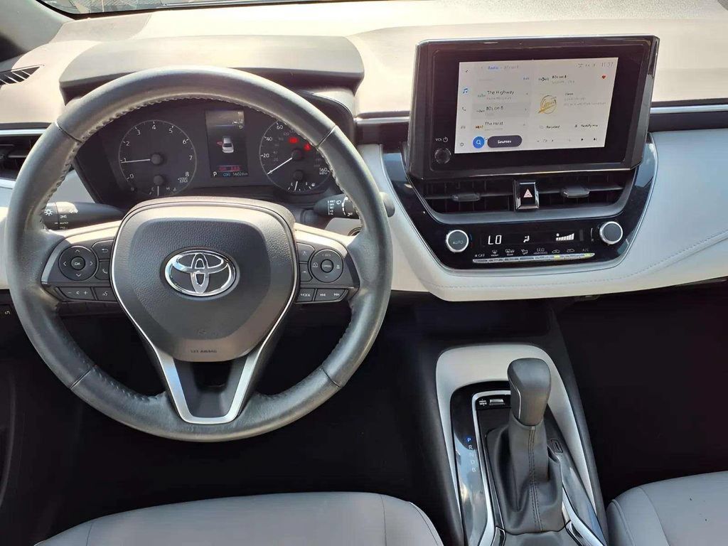 Used 2024 Toyota Corolla SE FWD image 11
