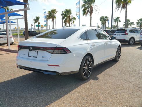Used 2024 Honda Accord Touring image 10