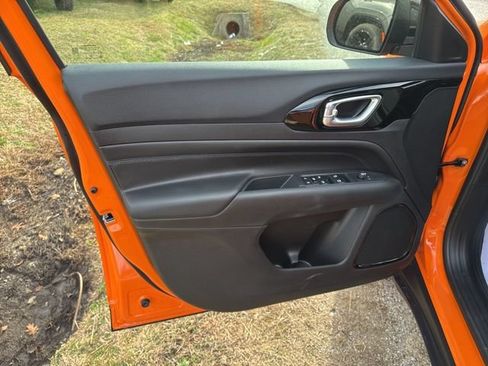 New 2026 Jeep Compass Latitude AWD/4WD image 17