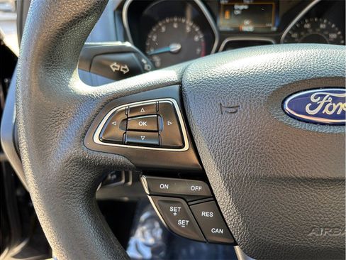 Used 2018 Ford Focus SEL image 19