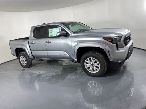 New 2026 Toyota Tacoma SR5 image 3